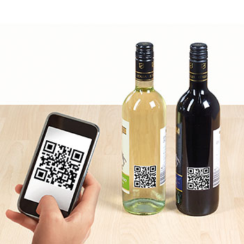 Anwendungsbeispiel für QR-Code-Etiketten auf Weinflaschen