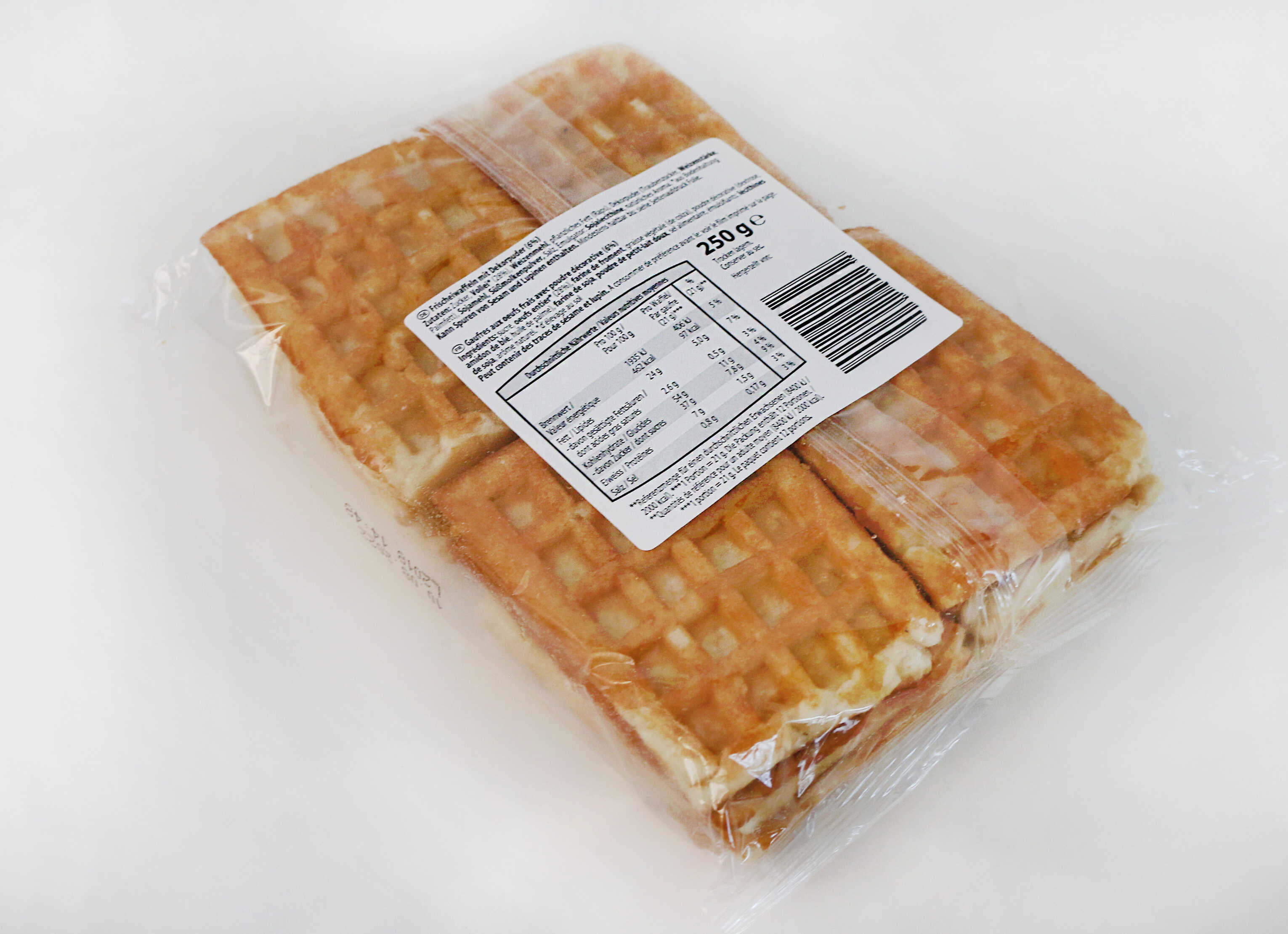 Verpackung mit Waffeln, 250 g, mit Nährwertangaben und Zutatenliste auf dem Etikett.