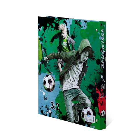 Zwei Kinder spielen Fußball, eines dribbelt den Ball, während das andere zuschaut. Auf dem Cover sind die Ergebnisse 1:1 und 3:2 abgebildet.