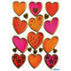 Bunte Herzaufkleber in verschiedenen Formen und Farben, darunter Rot, Pink und Orange, auf weißem Hintergrund angeordnet.