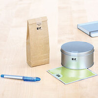 Anwendungsbeispiel für Verschlussetiketten auf verschiedenen Verpackungen