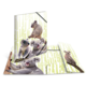 Eine Sammlung von Koalas in verschiedenen Posen, die auf einem Hintergrund mit Bambusmotiven angeordnet sind.