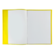 Ein offenes Notizbuch mit einer leeren Seite auf der linken Seite und einem karierten Blatt auf der rechten Seite. Der Einband ist gelb.