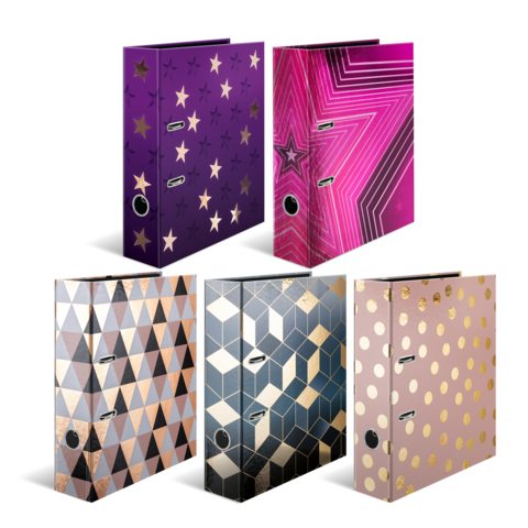 Bunte Ordner in verschiedenen Designs, darunter geometrische Muster und Sterne, in zwei Reihen angeordnet.