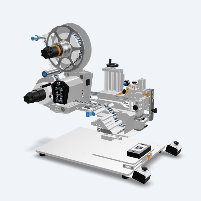 Eine technische Maschine mit einem großen Rad, einem Bildschirm und verschiedenen mechanischen Komponenten auf einer stabilen Basis.