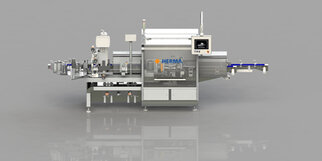 Eine moderne Etikettiermaschine mit einem Bedienfeld, die für industrielle Anwendungen konzipiert ist. Sie zeigt verschiedene Komponenten und Förderbänder.