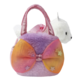 Eine plüschige Handtasche in Lila mit einer großen, bunten Schleife und kleinen Sternen, daneben ein weißes, kuscheliges Tier.