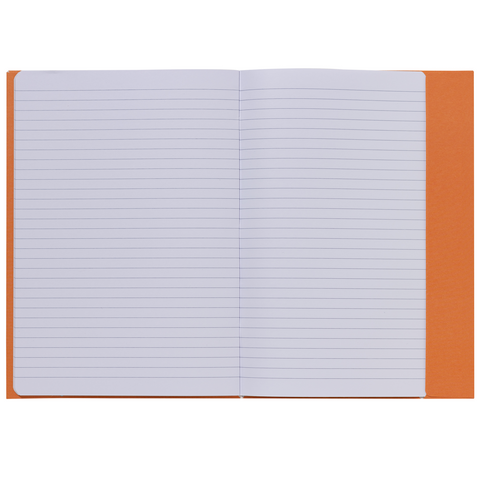 Ein offenes Notizbuch mit linierten Seiten und einem orangefarbenen Einband.