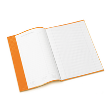 Ein offenes Buch mit einem Gedicht über die kleine Hexe, das auf einer linierte Seite geschrieben ist. Die Seiten sind orange.