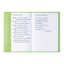 Zwei Seiten eines Notizbuchs mit handgeschriebenen Texten. Links steht "Die kleine Hexe", rechts "Der Gummiballhahn".