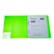 Grüner Ordner geöffnet, mit einem Dokument und Barcode auf der rechten Seite. Links ist Platz für weitere Blätter.